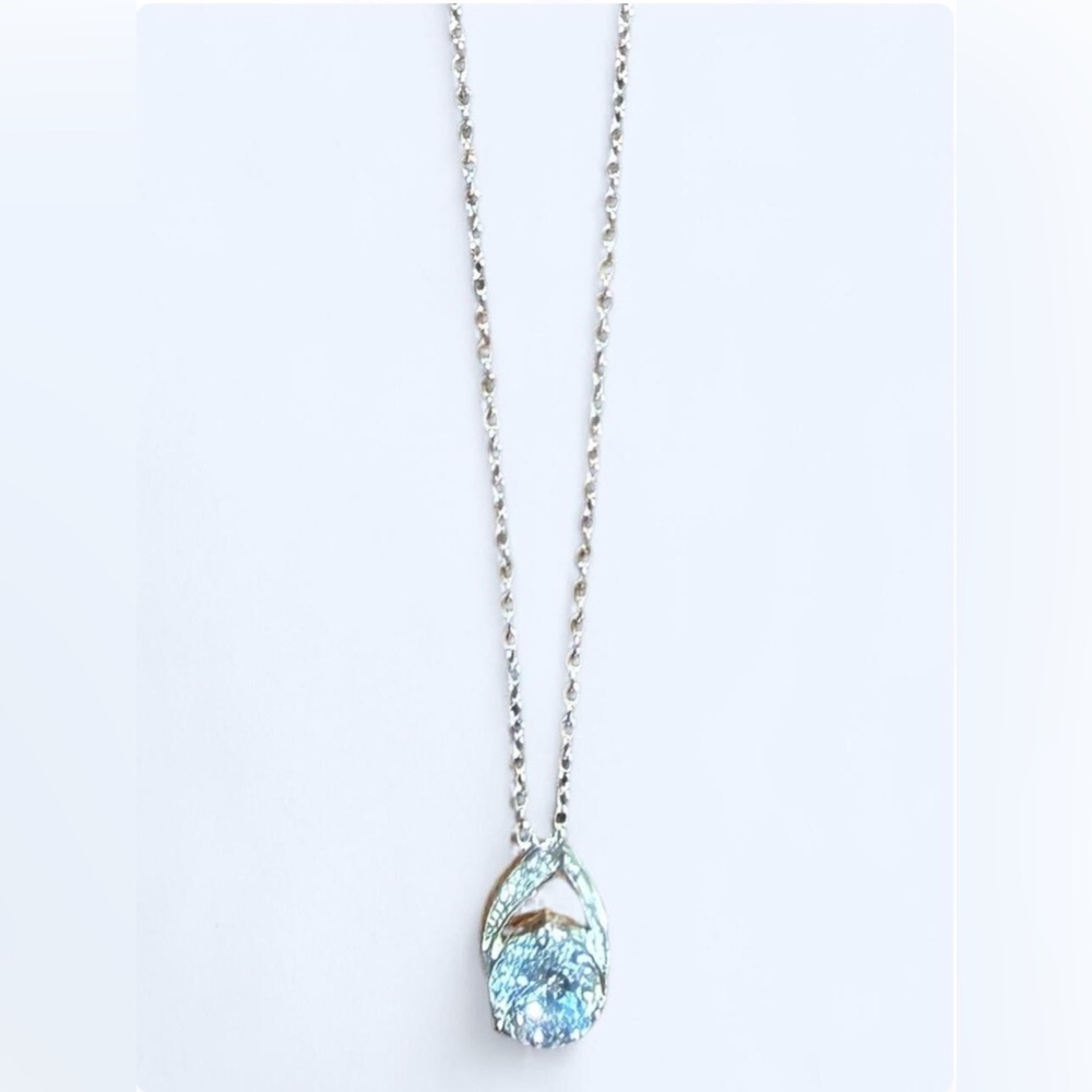 Silver Teardrop Pendant Necklace